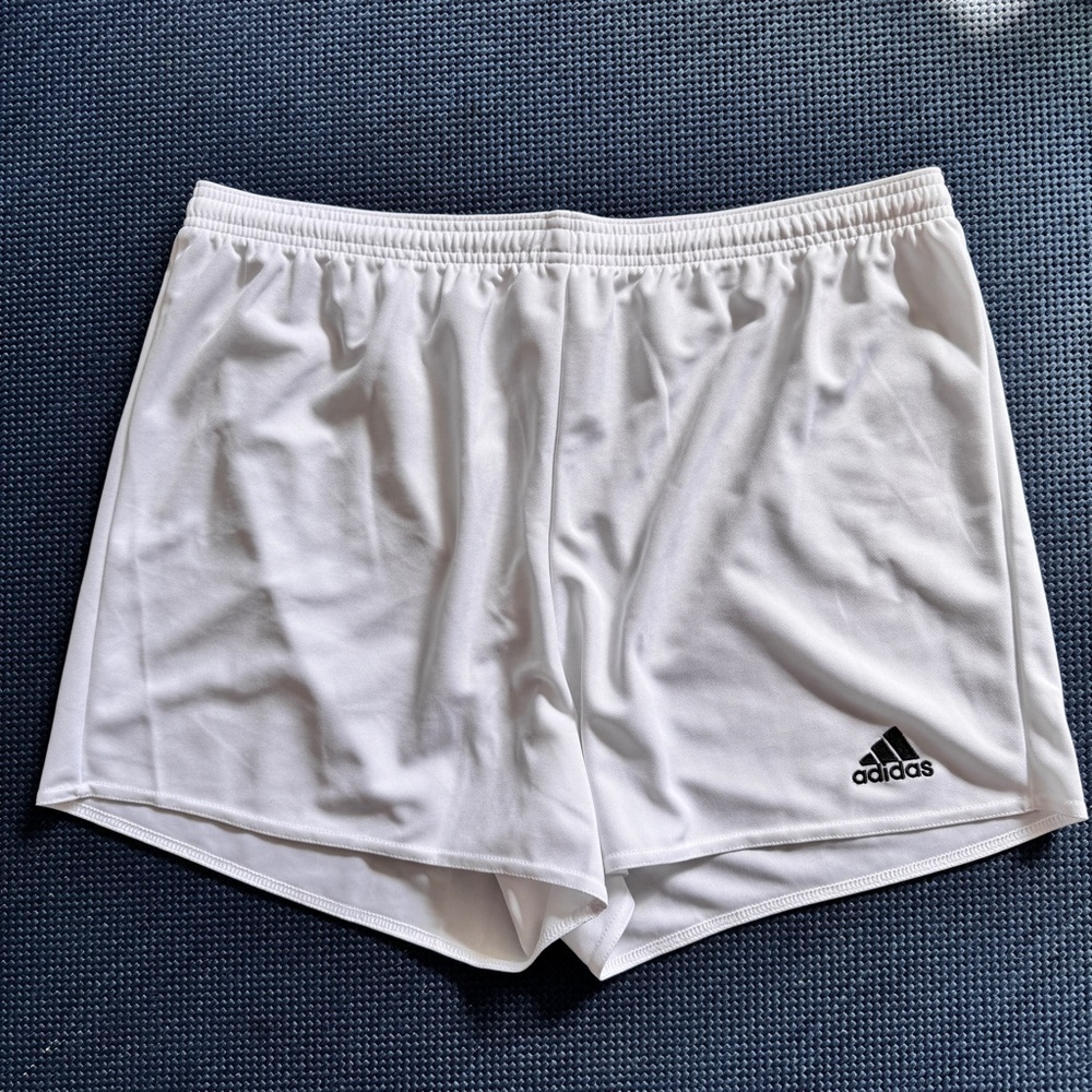 Adidas Women’s Shorts Size XL NWT